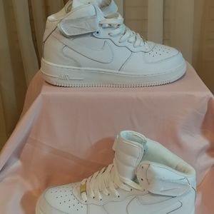 Nike Air Force 1 Mid